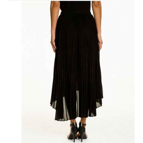 Le Chateau Pleated Chiffon Flared Skirt Size 4 Color Black - Picture 2 of 2